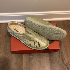 Propet Cameo in Silver Sage Size 8